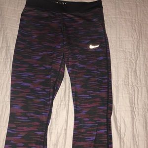 Nike printed capri leggings